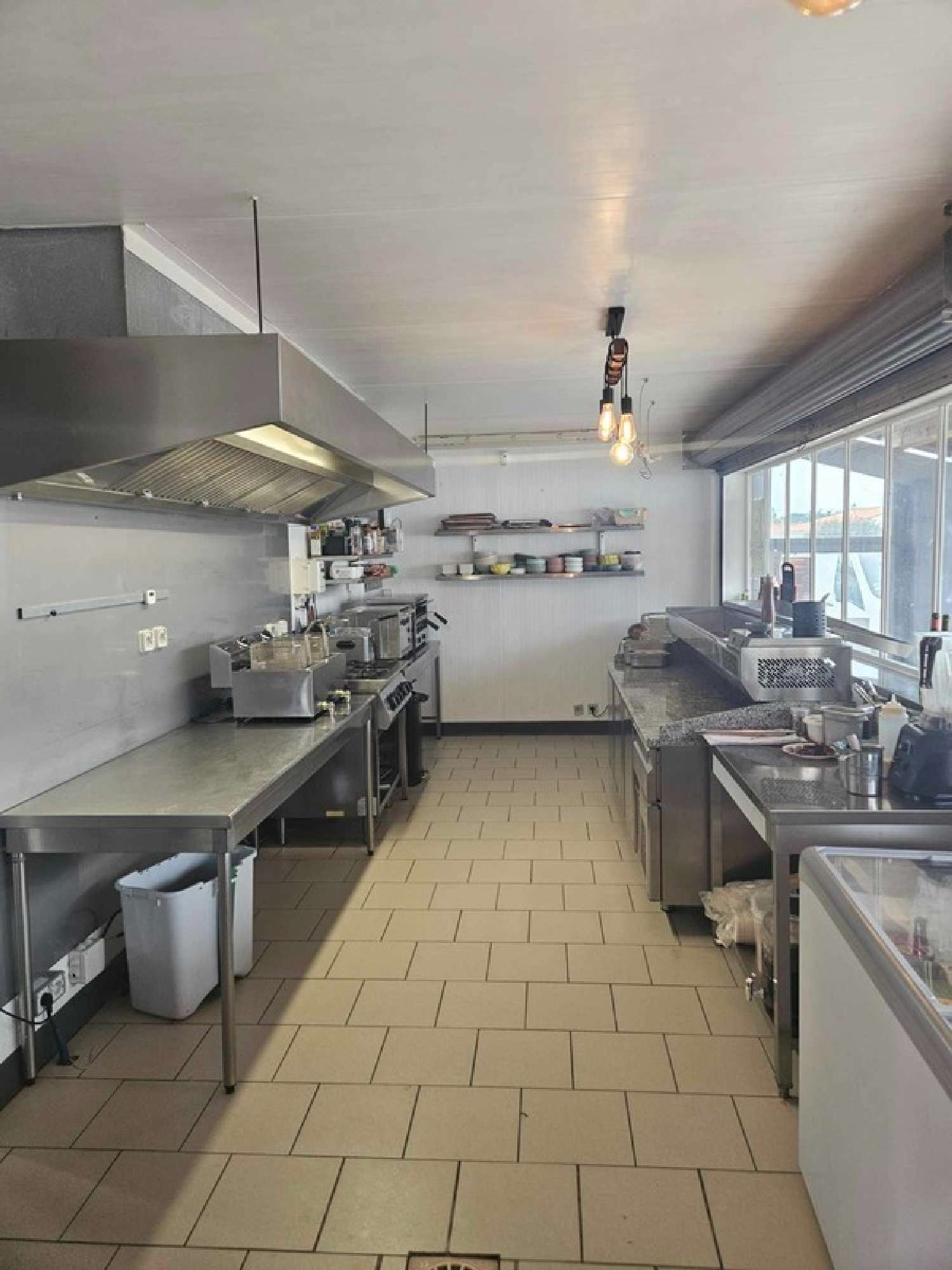  for sale restaurant La Brée-les-Bains Charente-Maritime 6