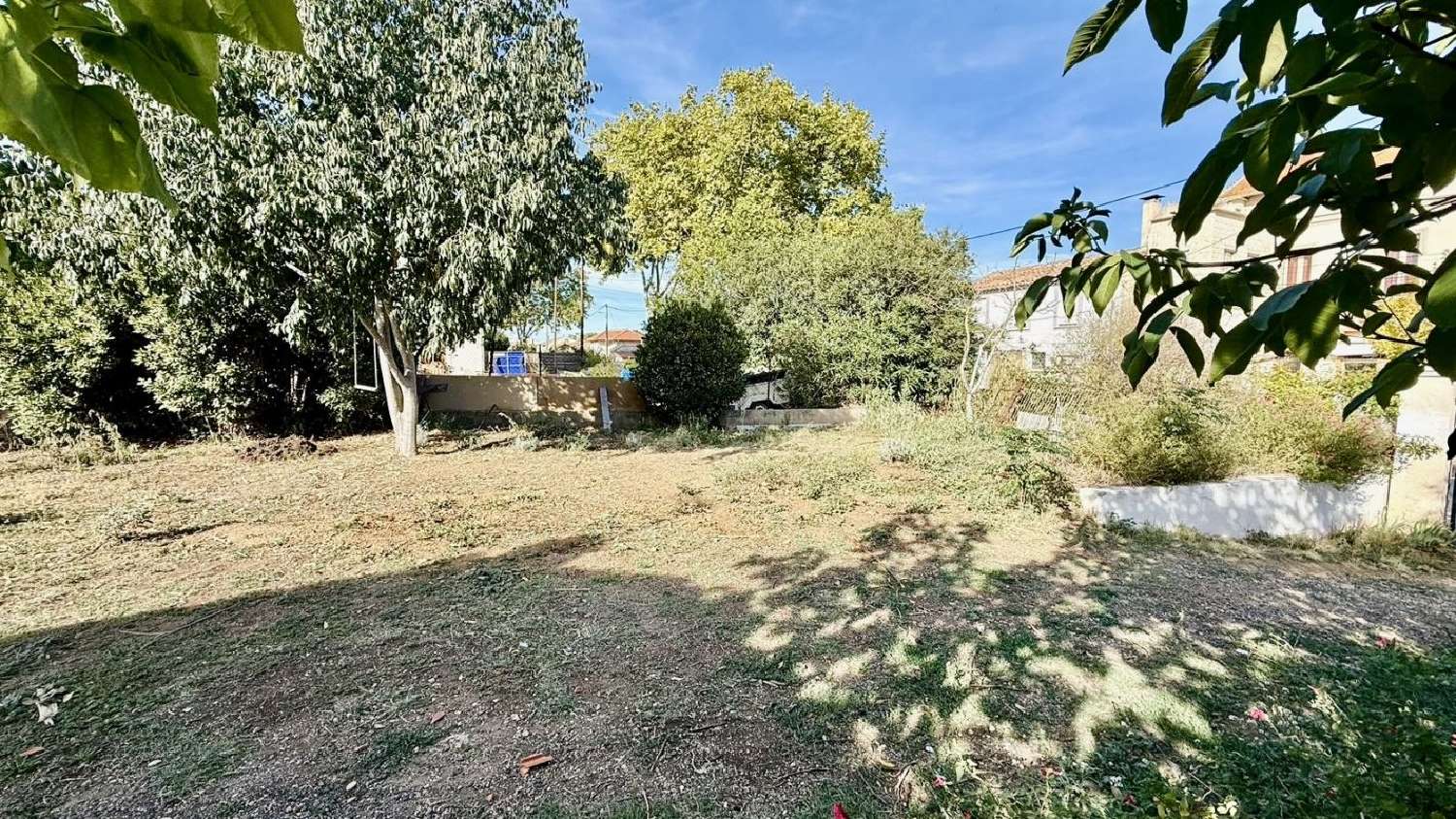  te koop terrein Bessan Hérault 1