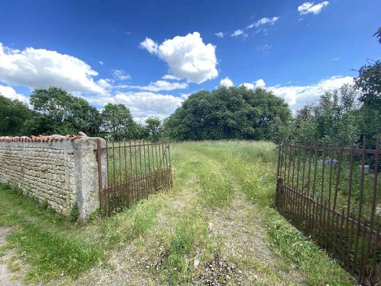  en venta terreno Loulay Charente-Maritime 1
