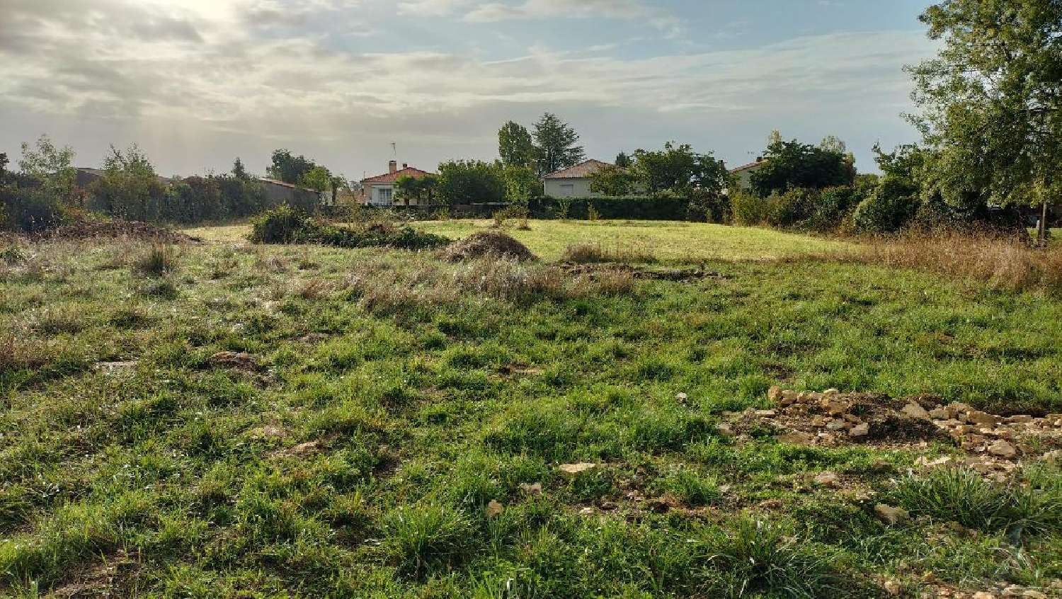  te koop terrein Surgères Charente-Maritime 2