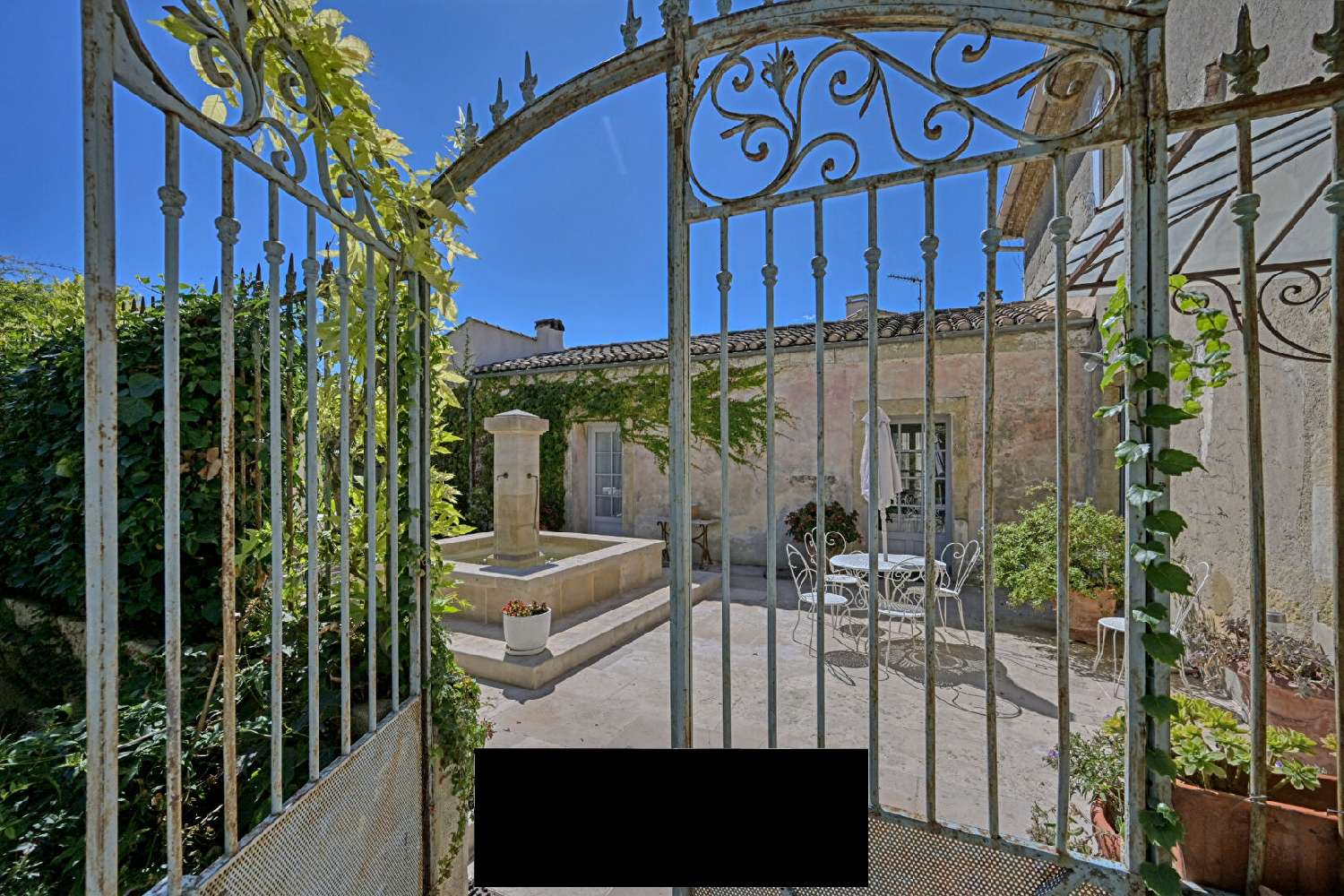  for sale villa Aigues-Vives Gard 2
