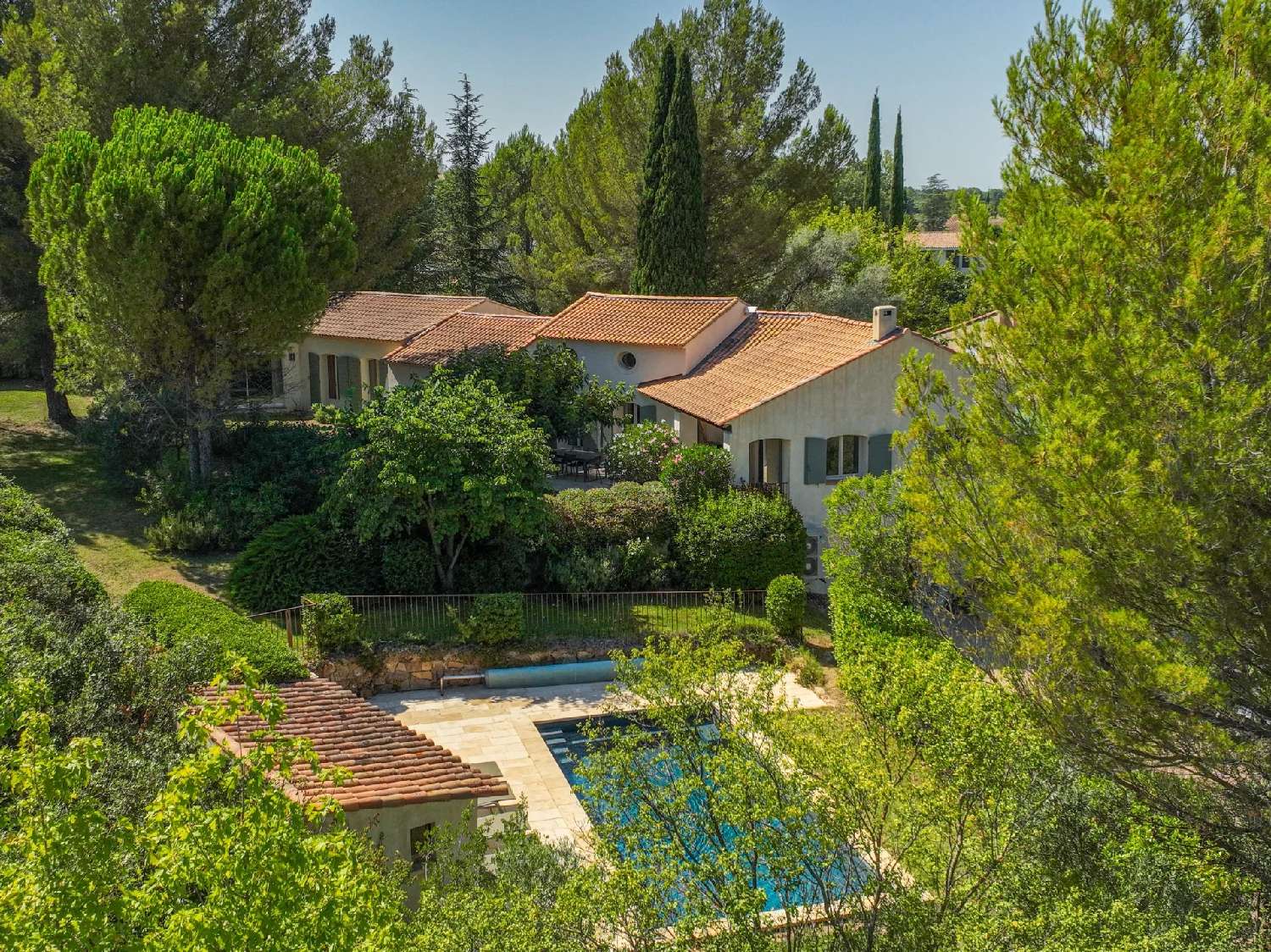  à vendre villa Aix-en-Provence Bouches-du-Rhône 2