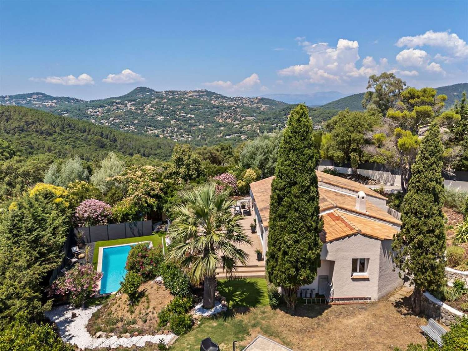  à vendre villa Bagnols-en-Forêt Var 3