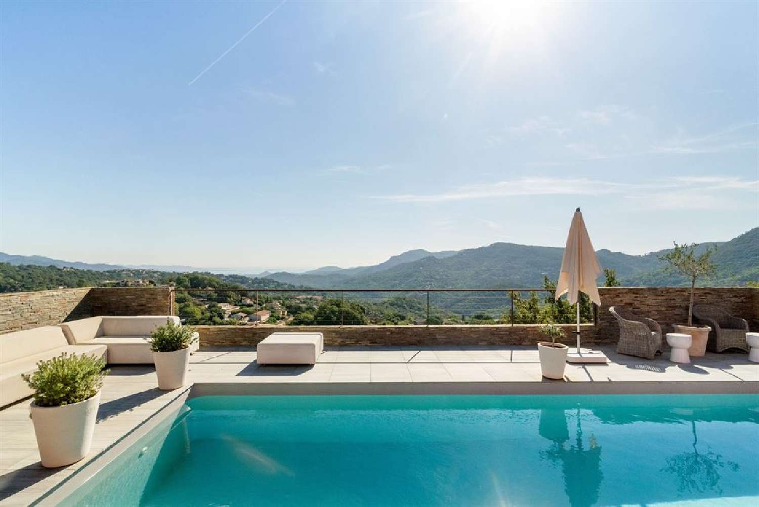  te koop villa Bagnols-en-Forêt Var 2