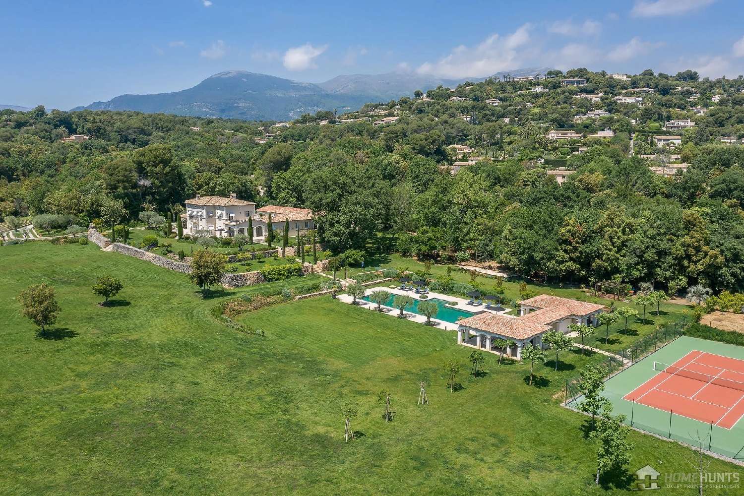  te koop villa La Colle-sur-Loup Alpes-Maritimes 2