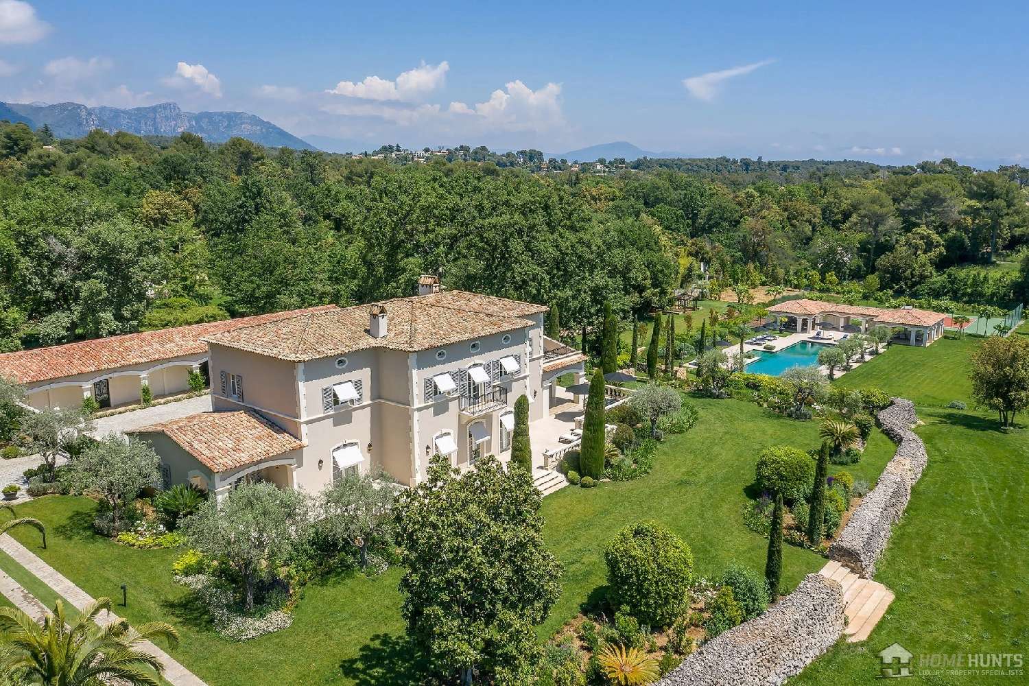  te koop villa La Colle-sur-Loup Alpes-Maritimes 3