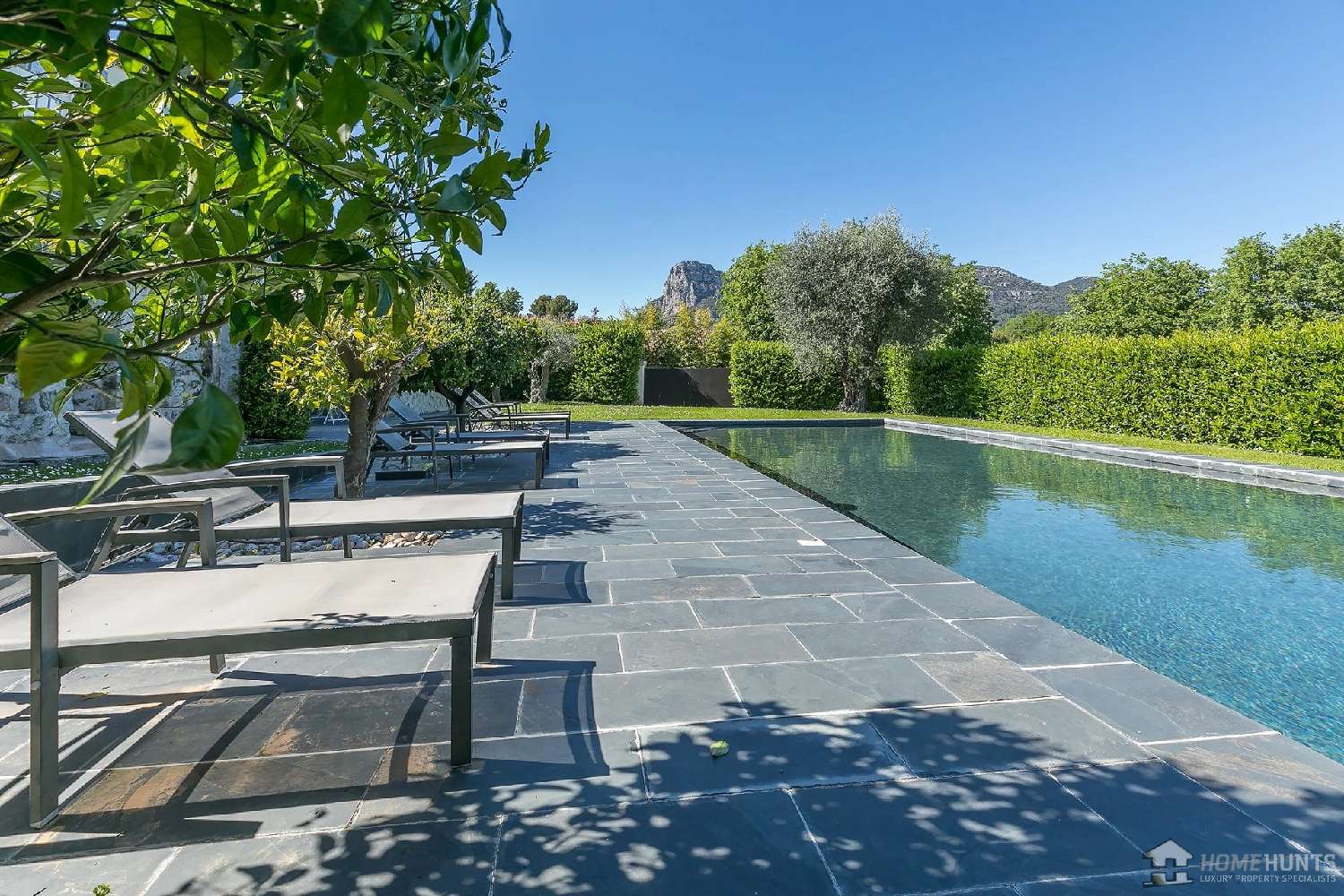 for sale villa La Gaude Alpes-Maritimes 3