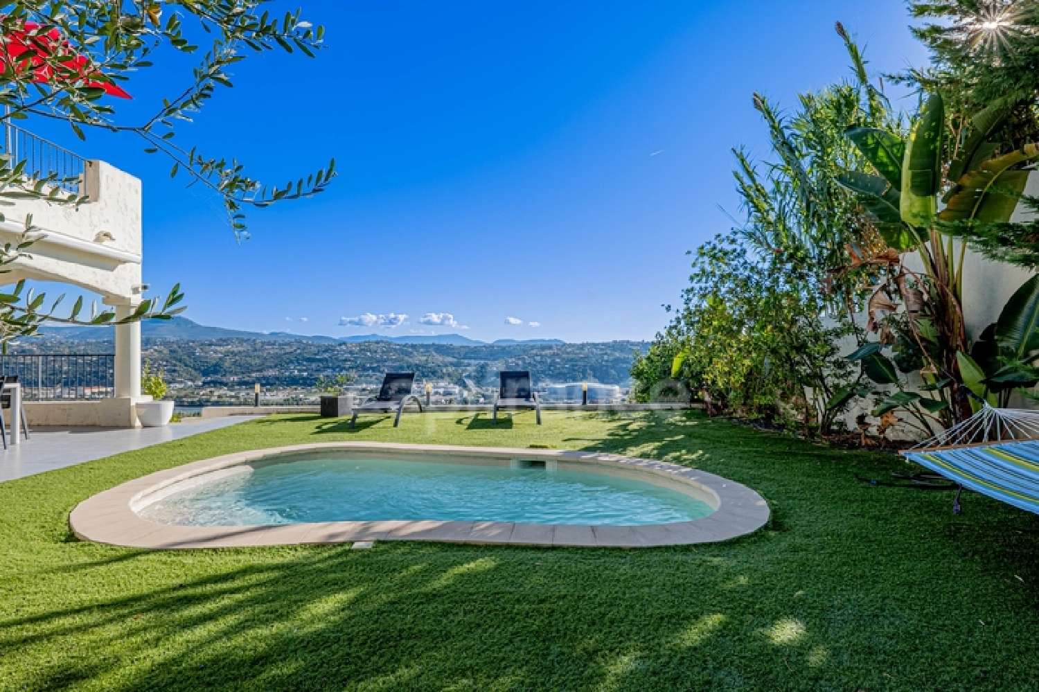  te koop villa Saint-Laurent-du-Var Alpes-Maritimes 3