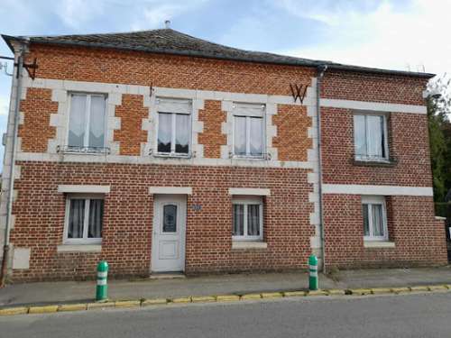 Aubenton Aisne village house foto