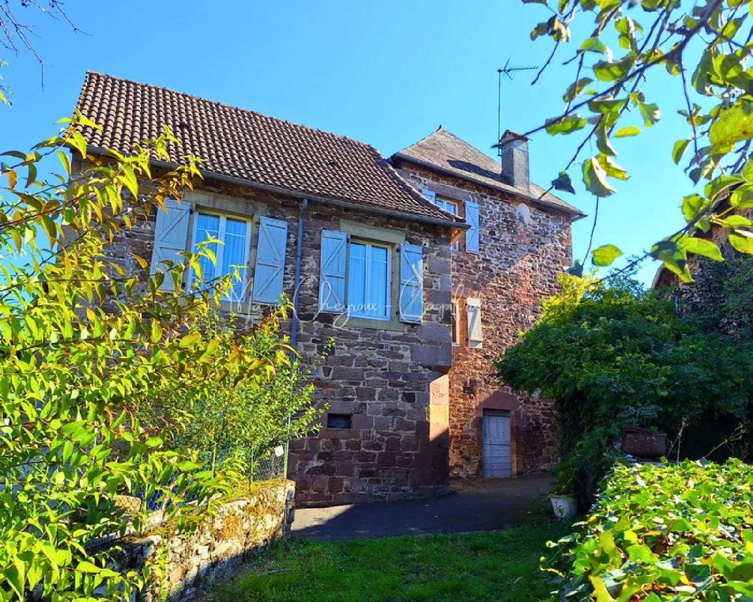 te koop dorpshuis Le Pescher Corrèze 1