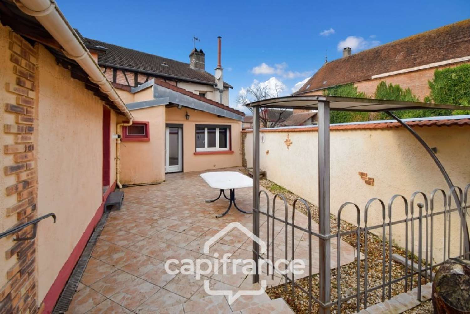  en venta casa de pueblo Saint-Germain-du-Bois Saône-et-Loire 3
