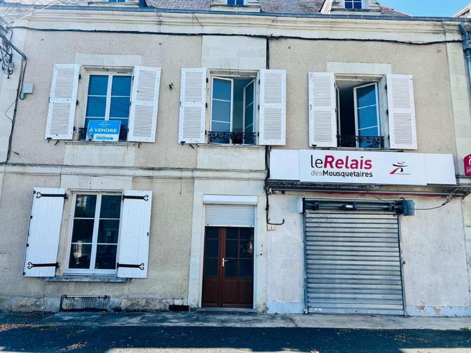  te koop dorpshuis Scorbé-Clairvaux Vienne 2
