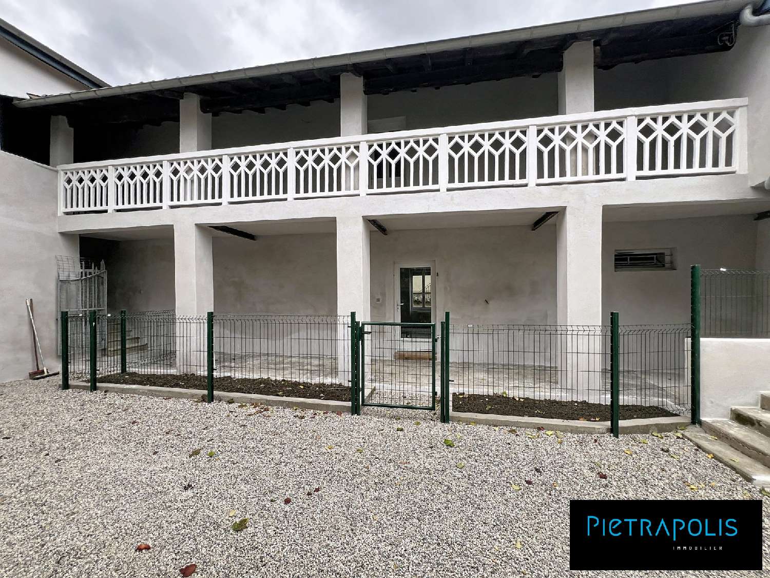 for sale apartment Genay Rhône 3