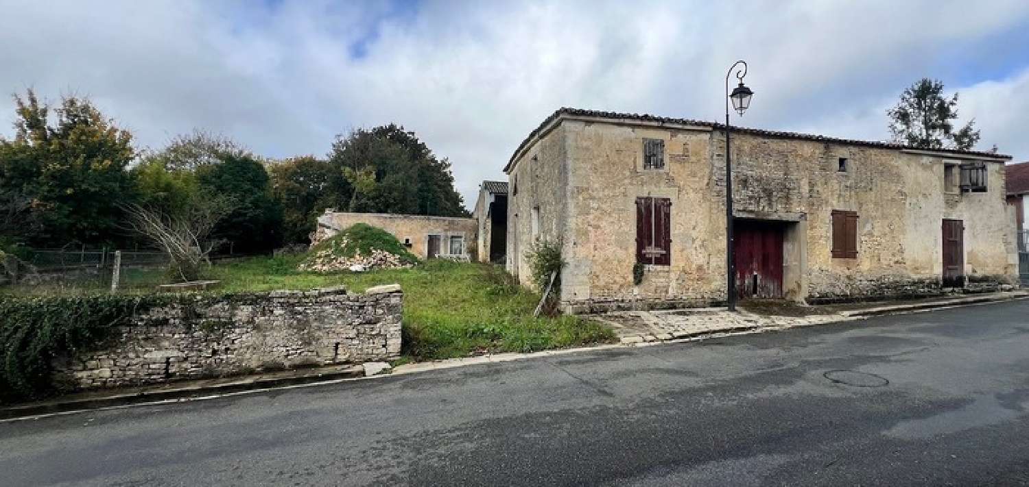 te koop schuur Genouillé Charente-Maritime 1