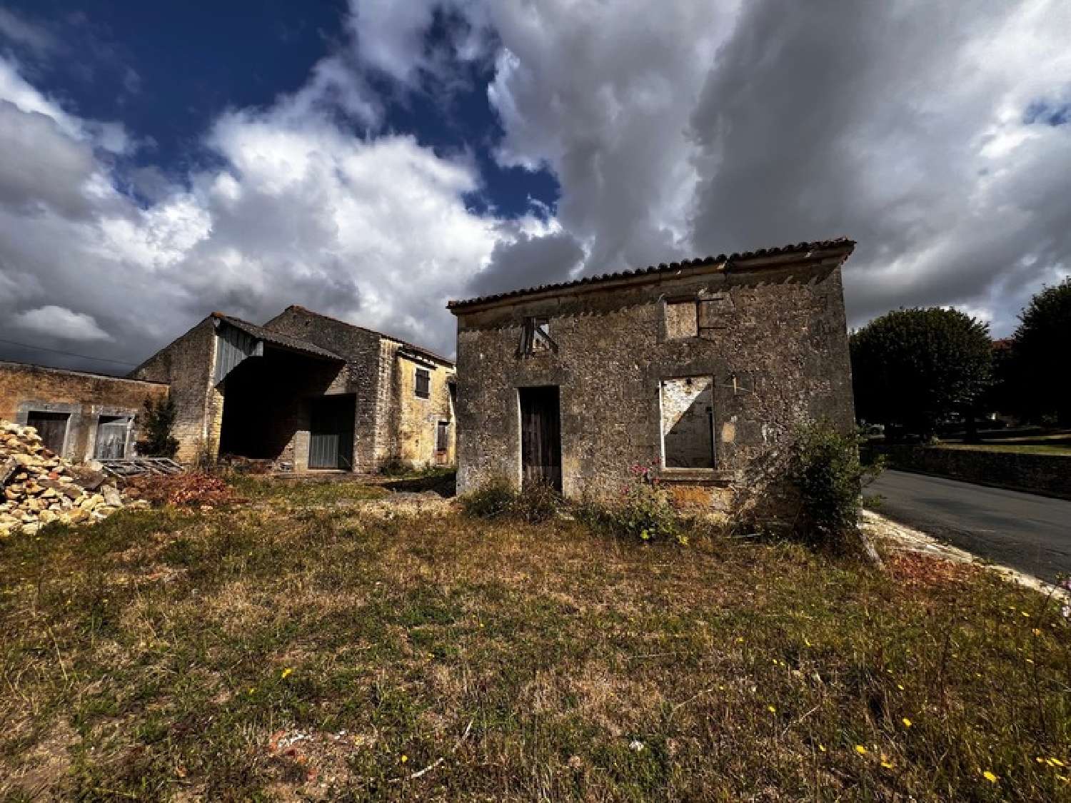 te koop schuur Genouillé Charente-Maritime 4