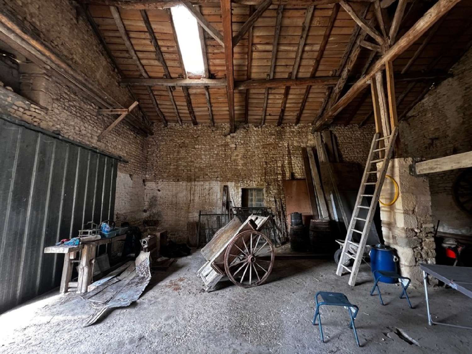 te koop schuur Genouillé Charente-Maritime 5