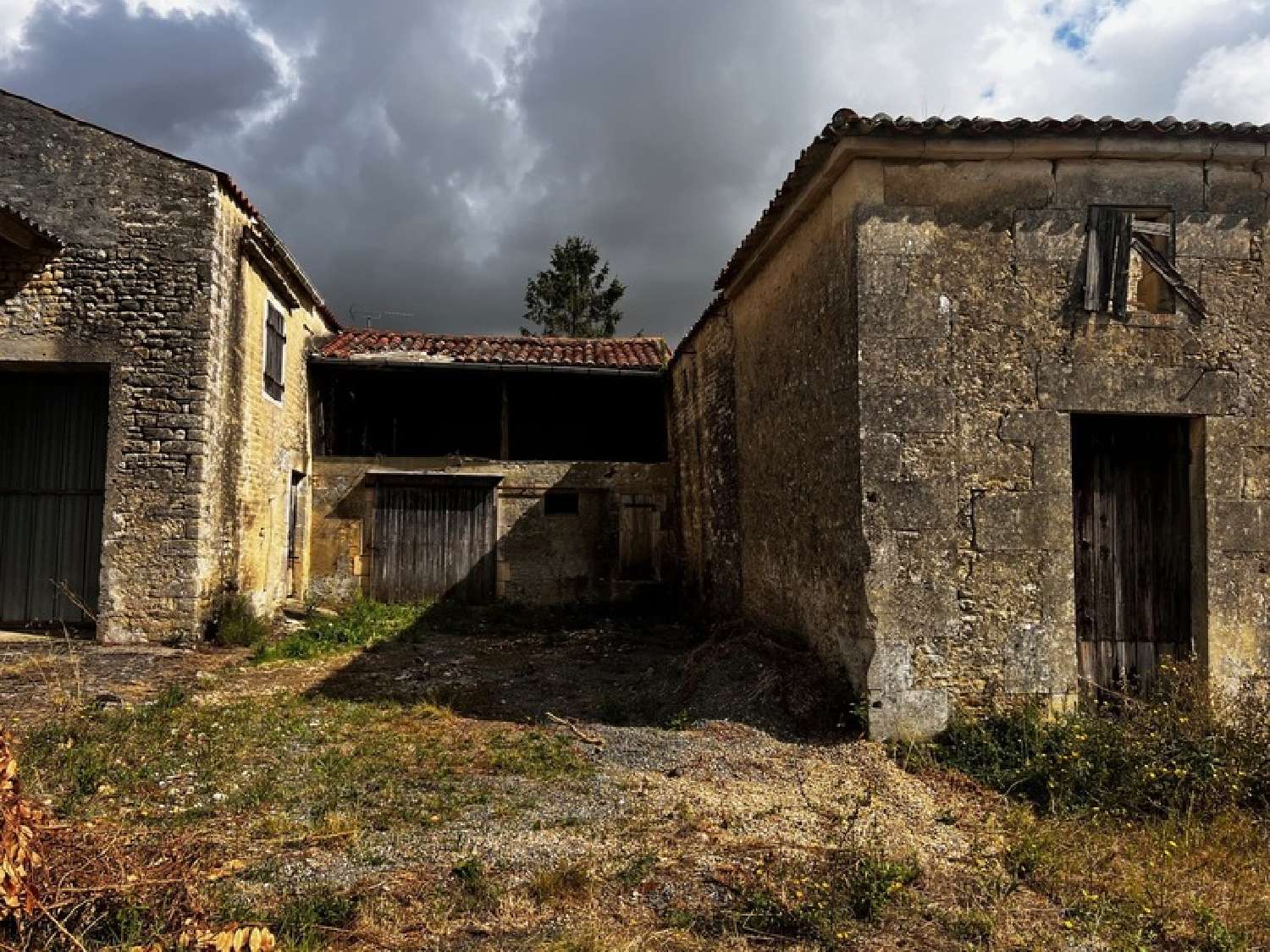 te koop schuur Genouillé Charente-Maritime 7