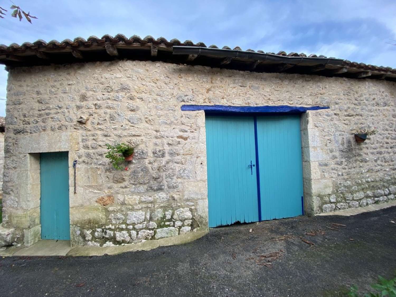  te koop schuur Pranzac Charente 1