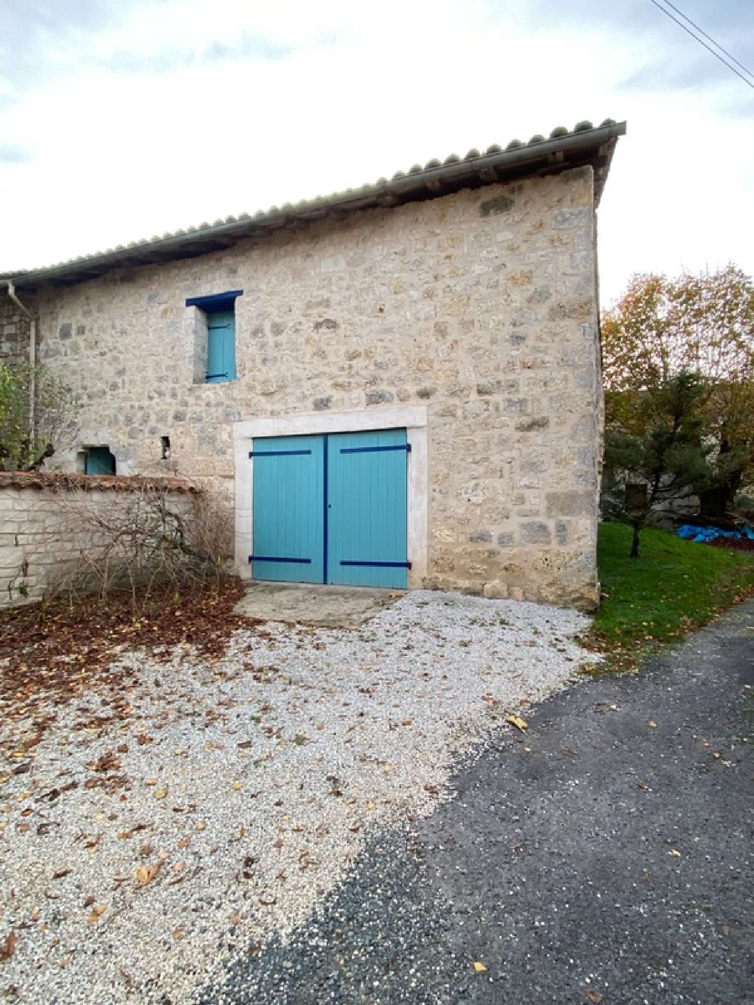  te koop schuur Pranzac Charente 2