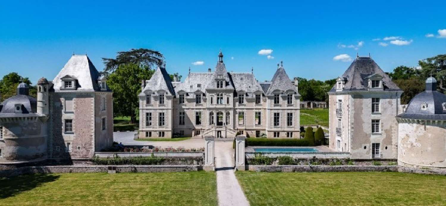  te koop kasteel Ancenis Loire-Atlantique 1