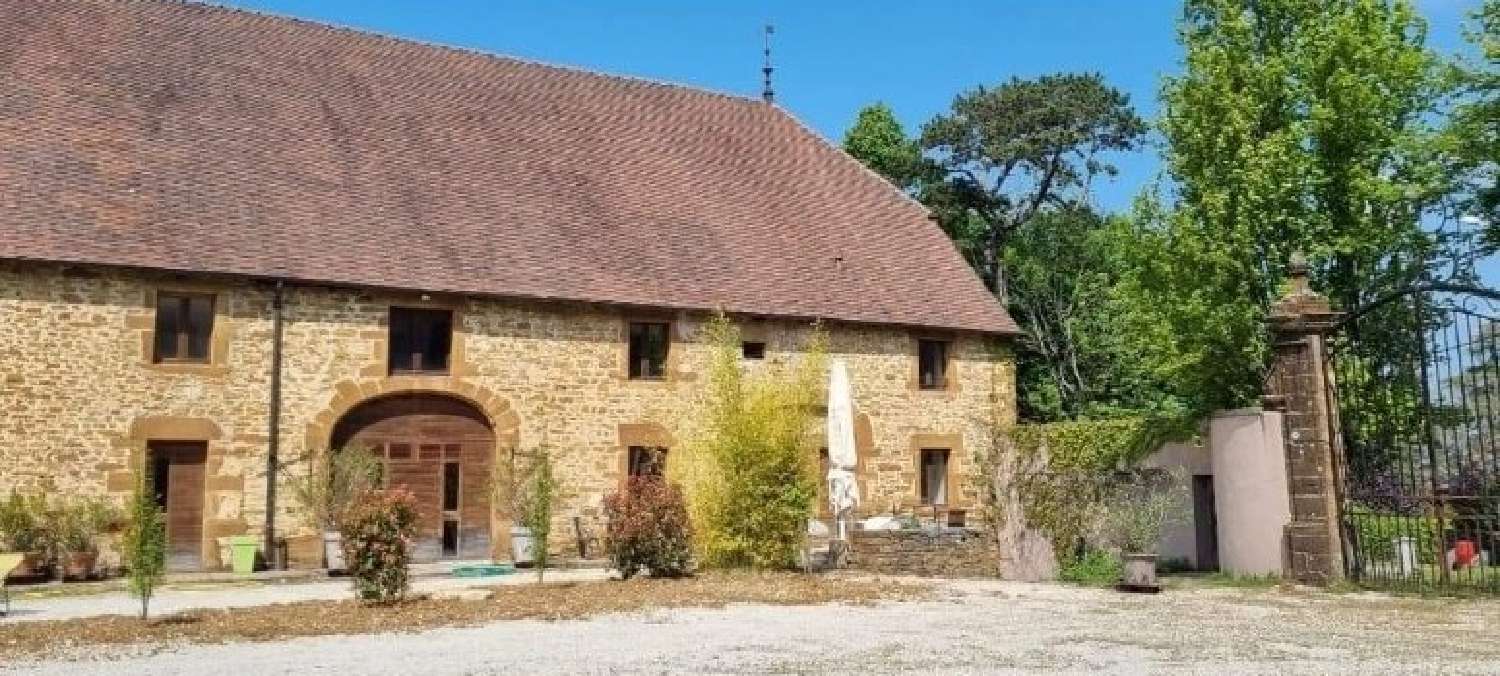  te koop kasteel Arbois Jura 2