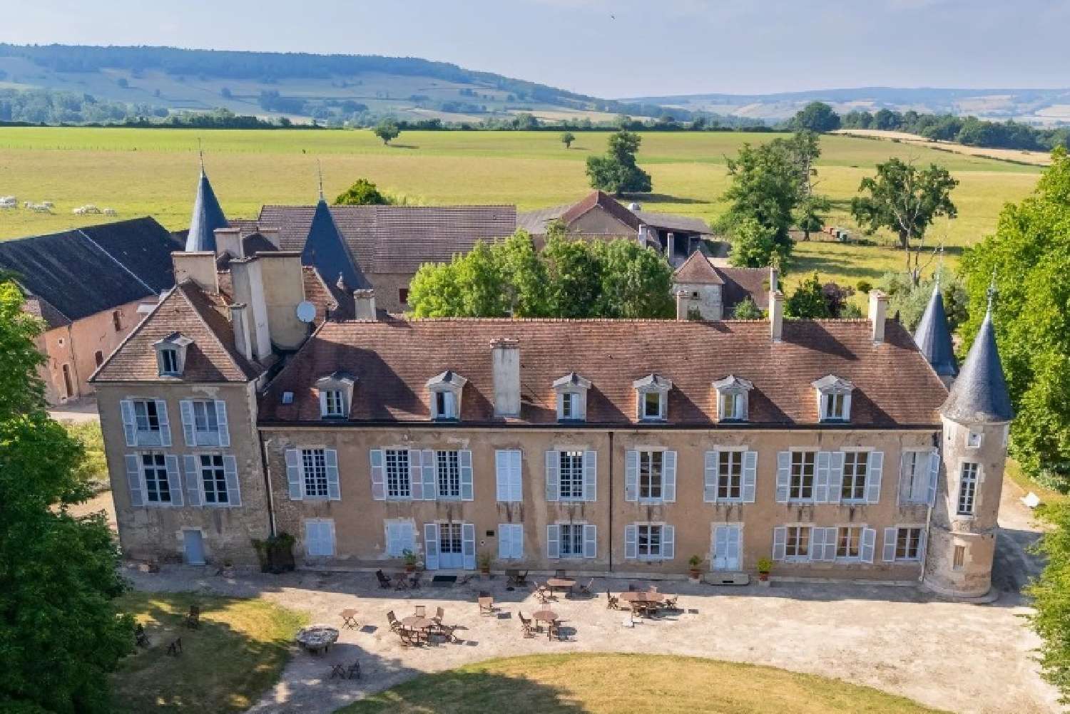  te koop kasteel Avallon Yonne 3