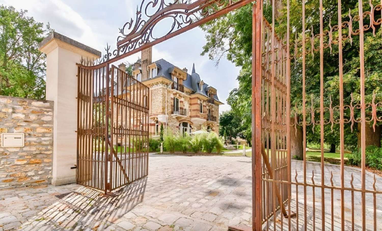  te koop kasteel Bury Oise 1