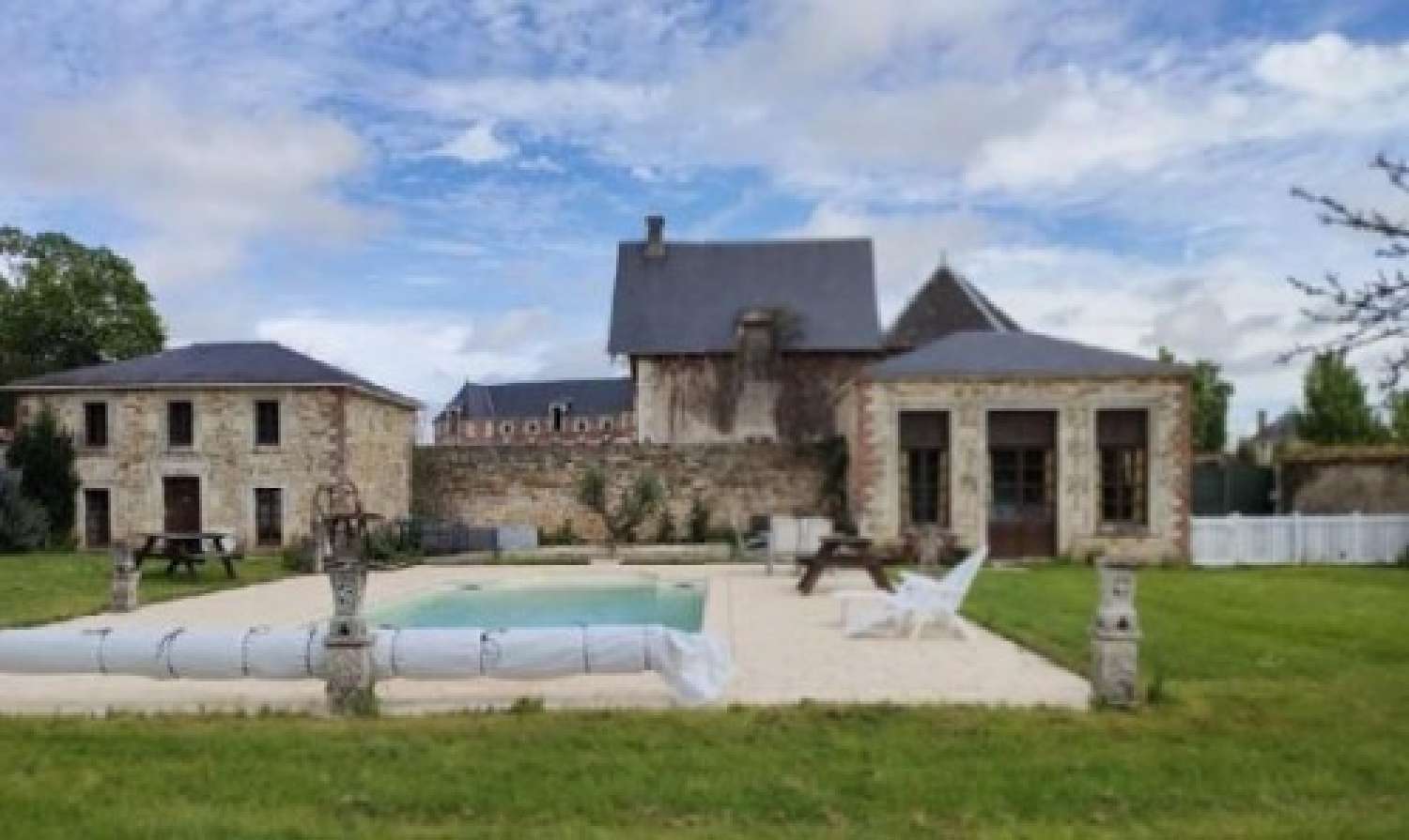 te koop kasteel Chantonnay Vendée 6