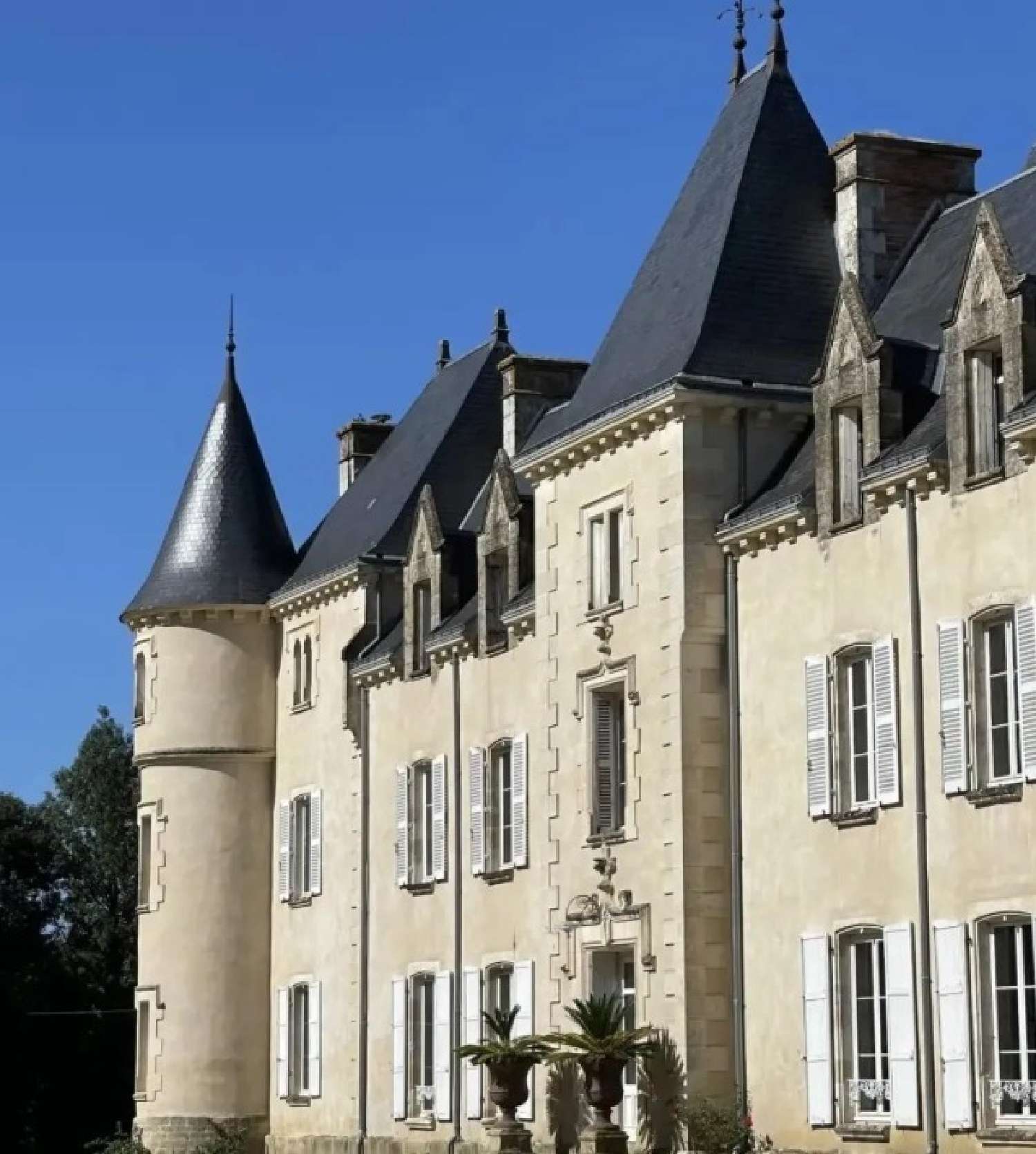  te koop kasteel La Roche-sur-Yon Vendée 2