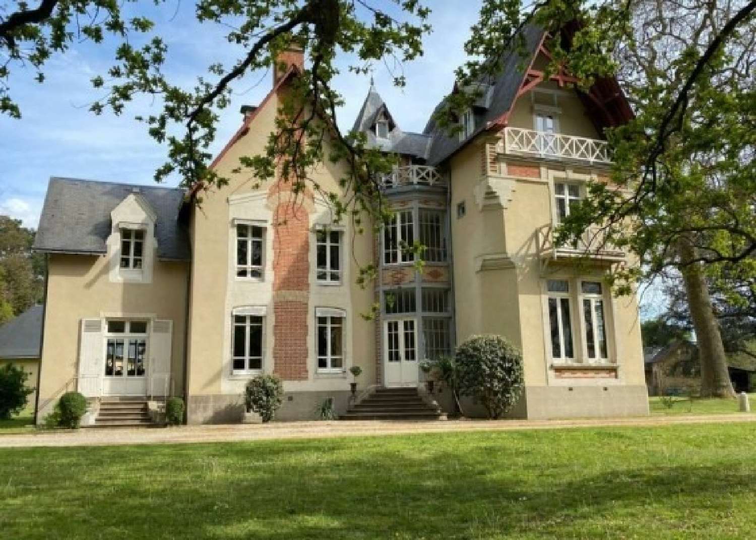  te koop kasteel Le Mans Sarthe 1