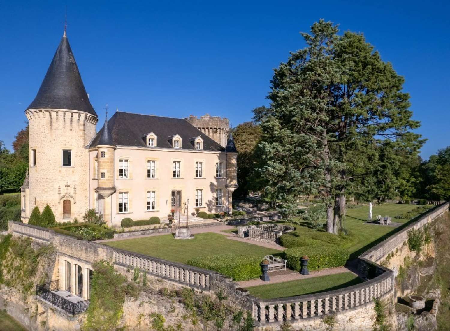  te koop kasteel Périgueux Dordogne 1