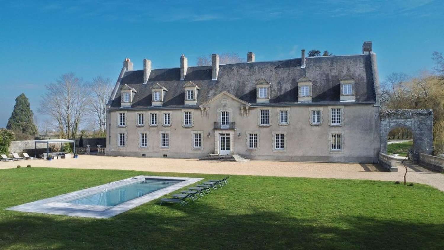  te koop kasteel Tours Indre-et-Loire 1