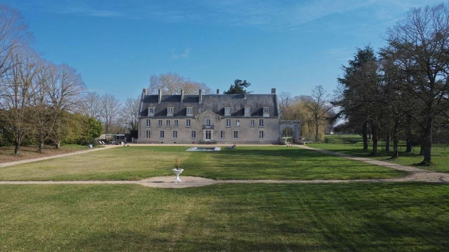  te koop kasteel Tours Indre-et-Loire 3