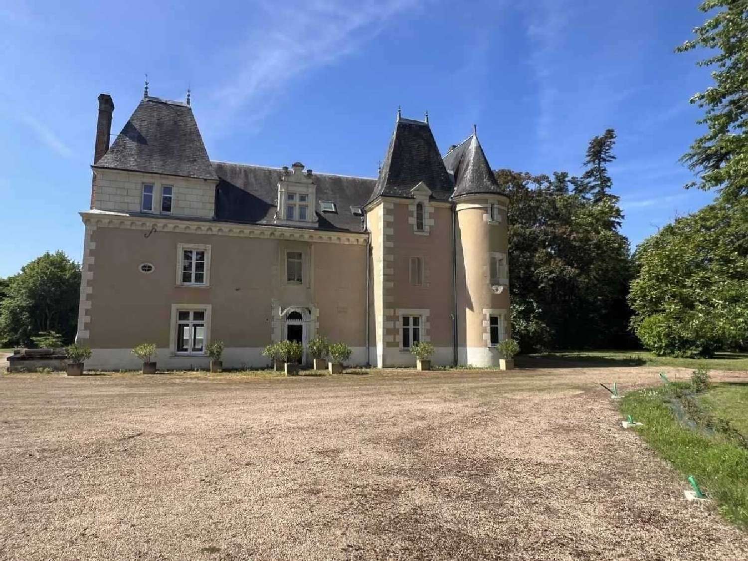  te koop kasteel Tours Indre-et-Loire 1