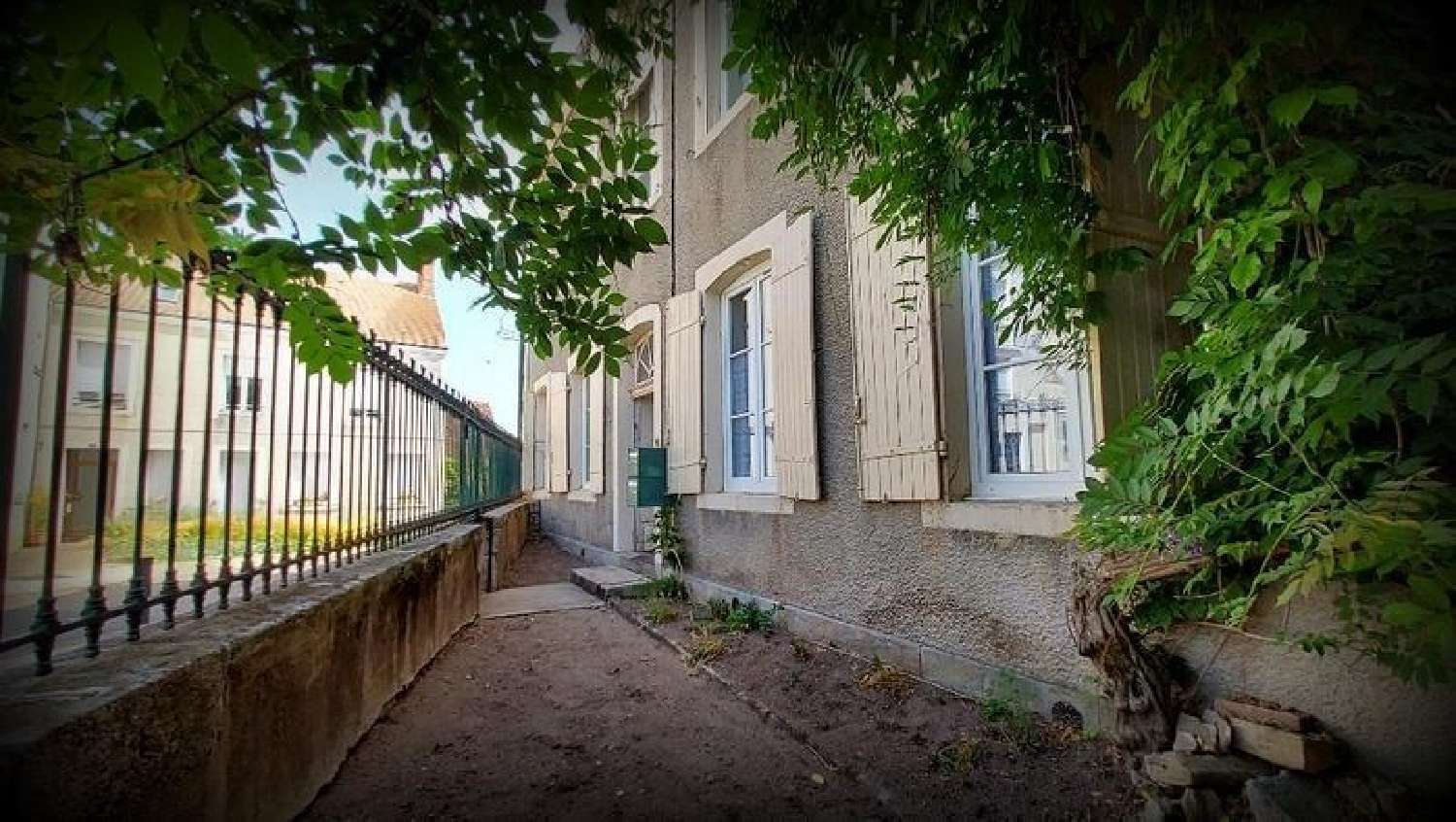 te koop stadshuis Châteaumeillant Cher 3