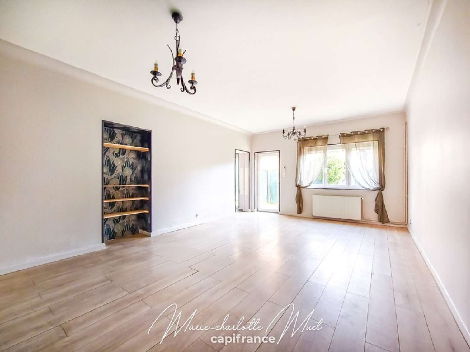  te koop stadshuis Feillens Ain 4