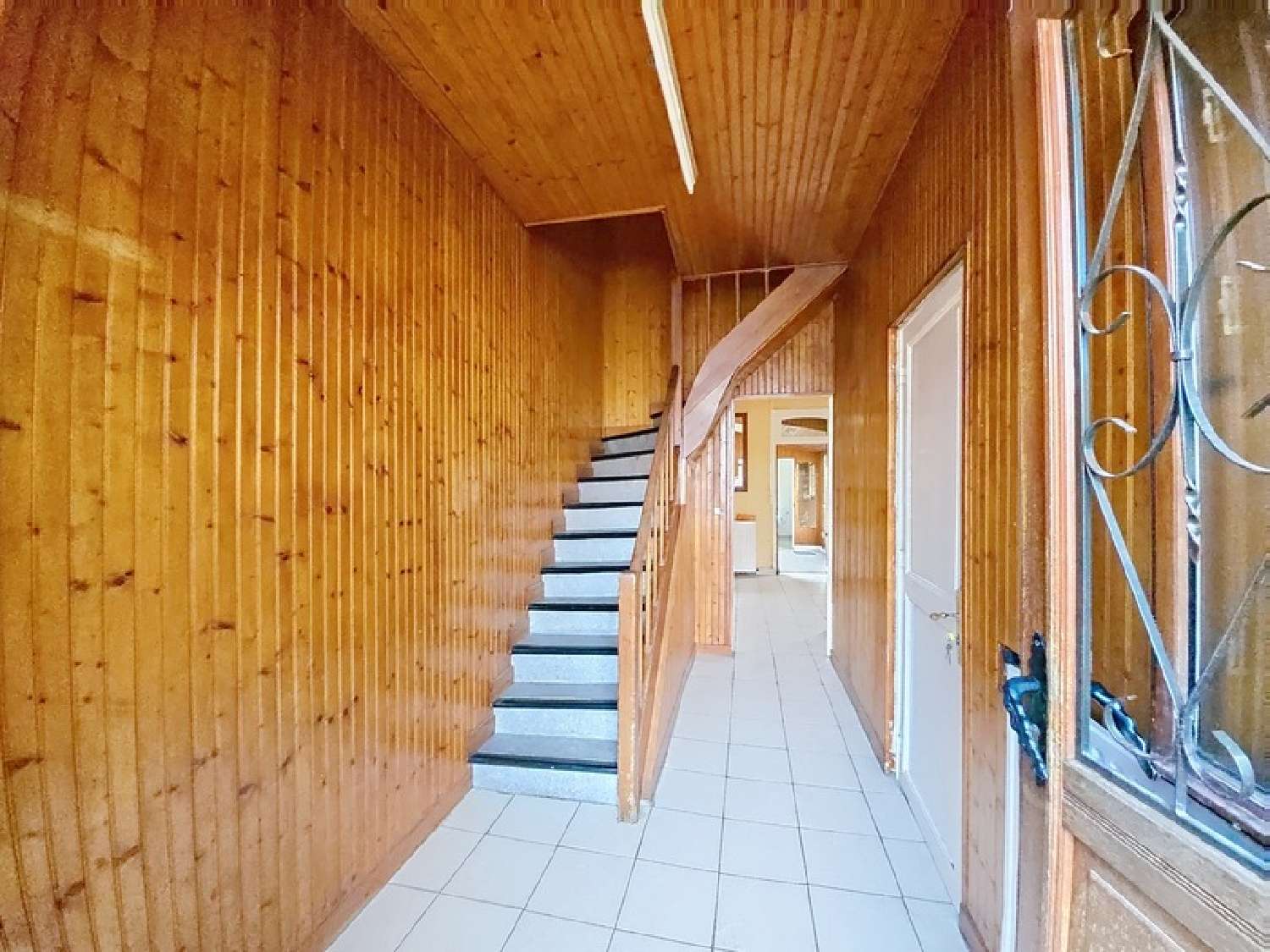 te koop stadshuis Laon Aisne 2