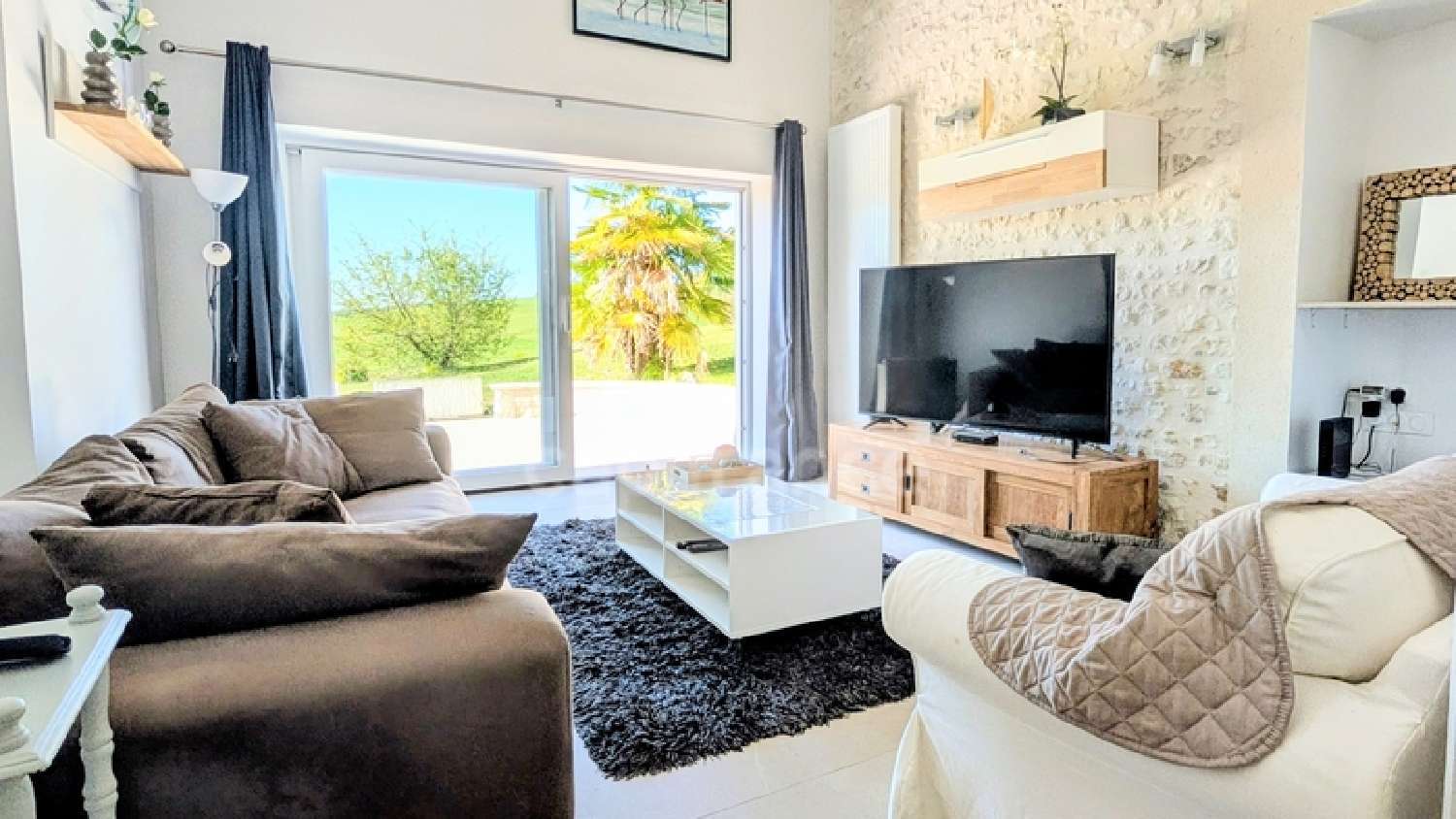 for sale city house Lignières-Sonneville Charente 2