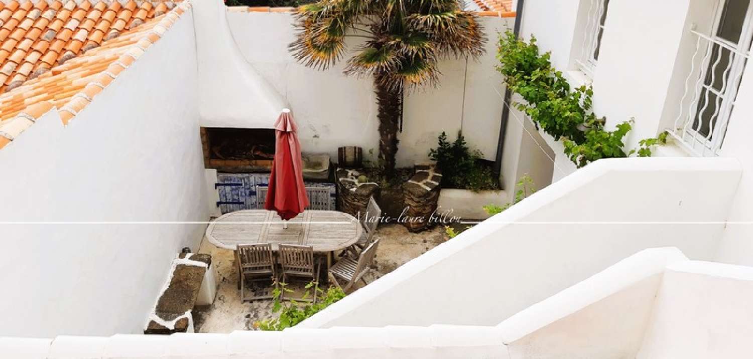  te koop stadshuis Port-Joinville Vendée 2