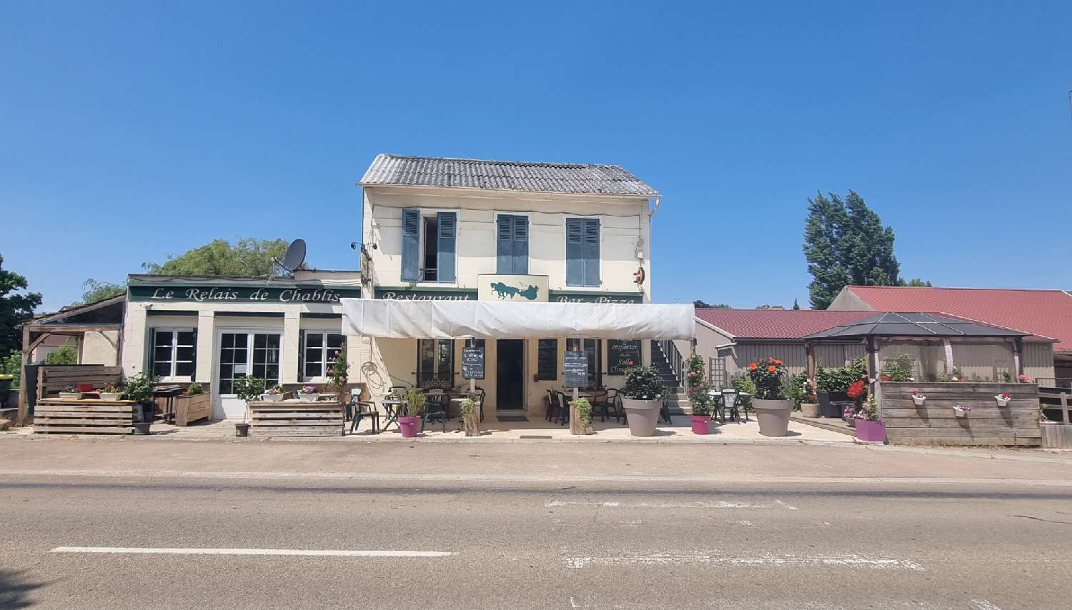  for sale commercial Beine Yonne 1