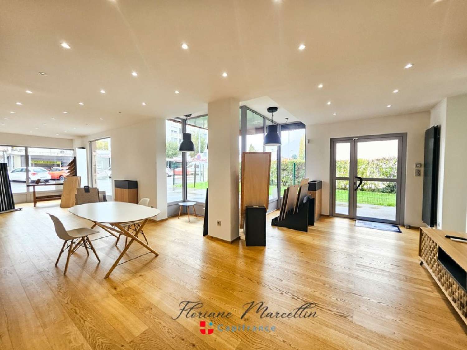  te koop bedrijfsruimte/ kantoor Cluses Haute-Savoie 1