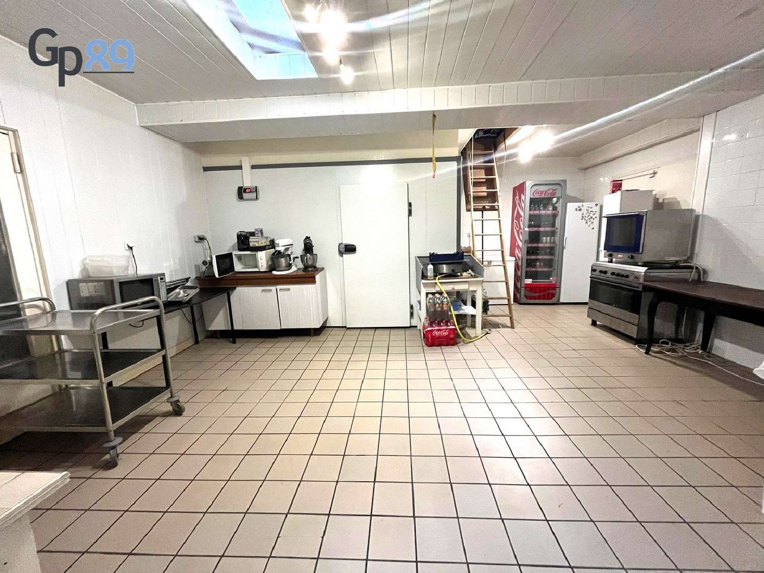  for sale commercial Gurgy Yonne 7