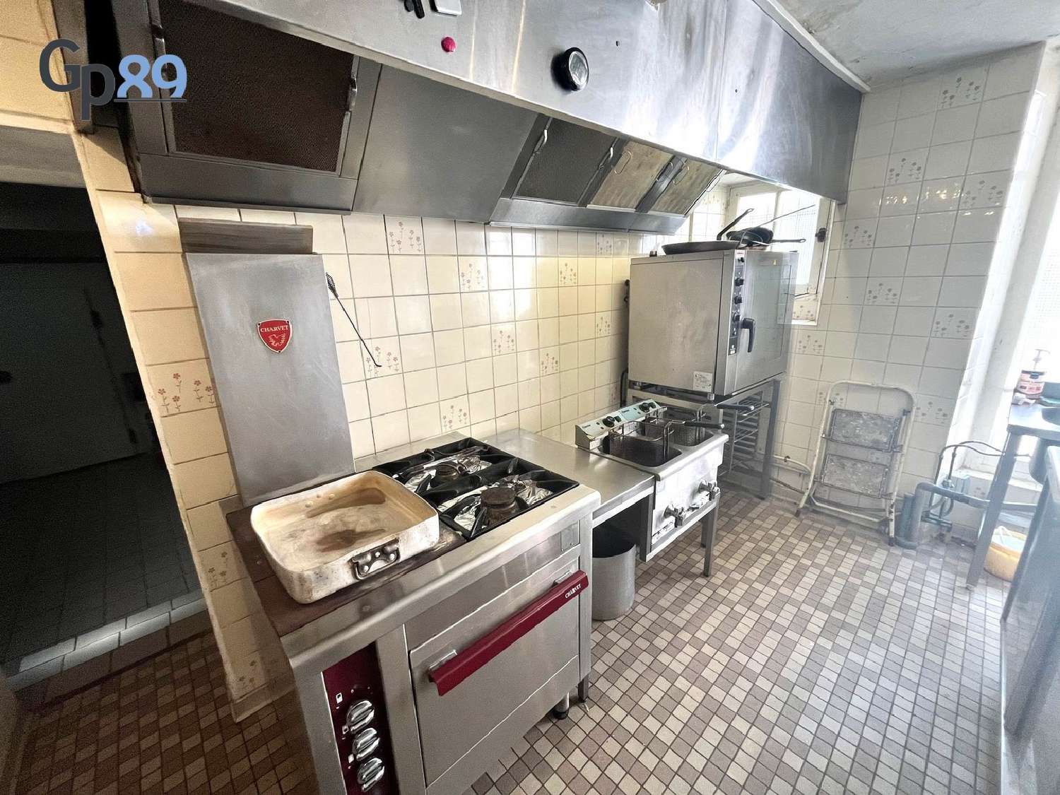  for sale commercial Gurgy Yonne 8