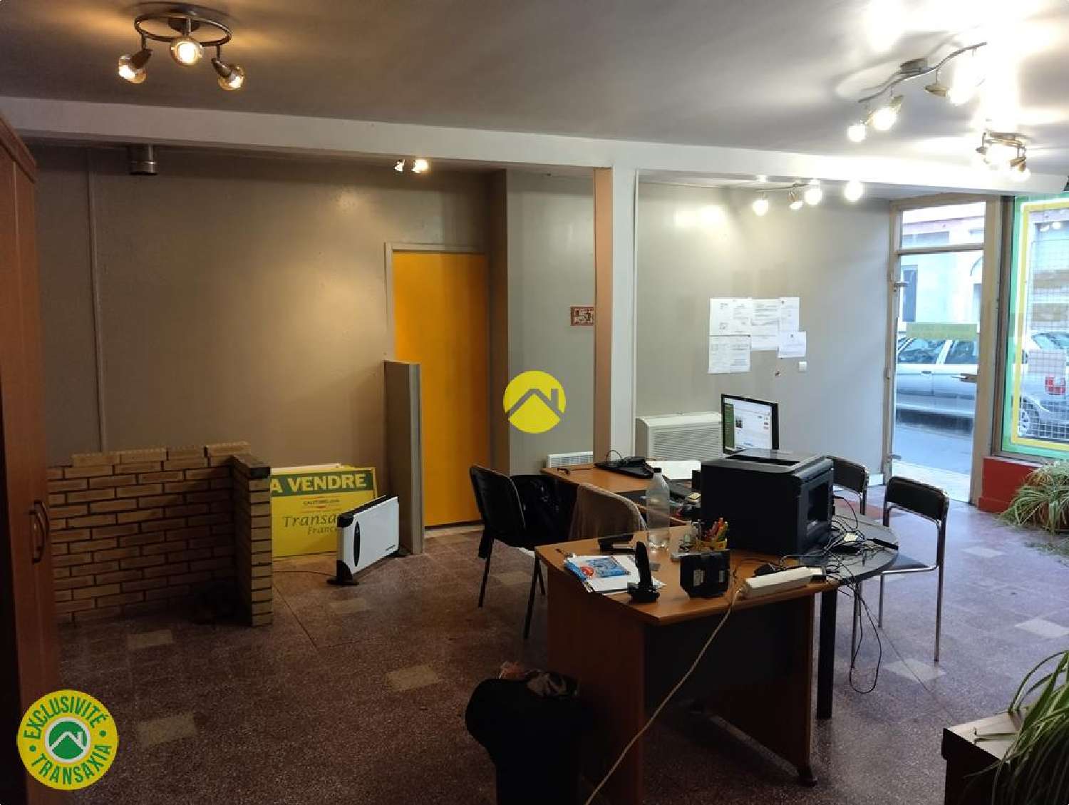  te koop bedrijfsruimte/ kantoor Sancoins Cher 2