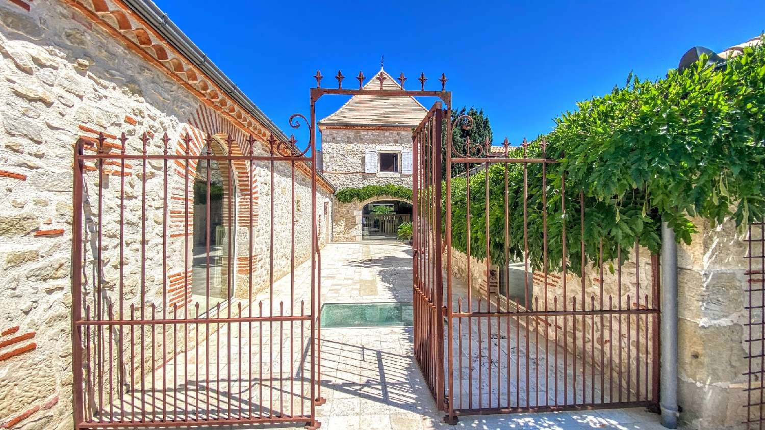  for sale estate Casseneuil Lot-et-Garonne 1