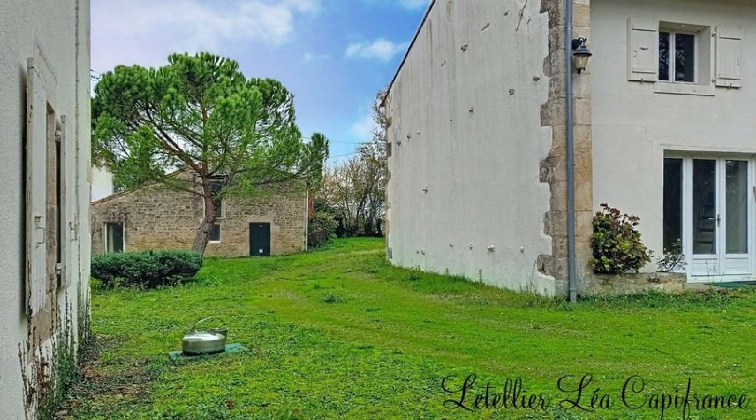  te koop landgoed Prailles Deux-Sèvres 1