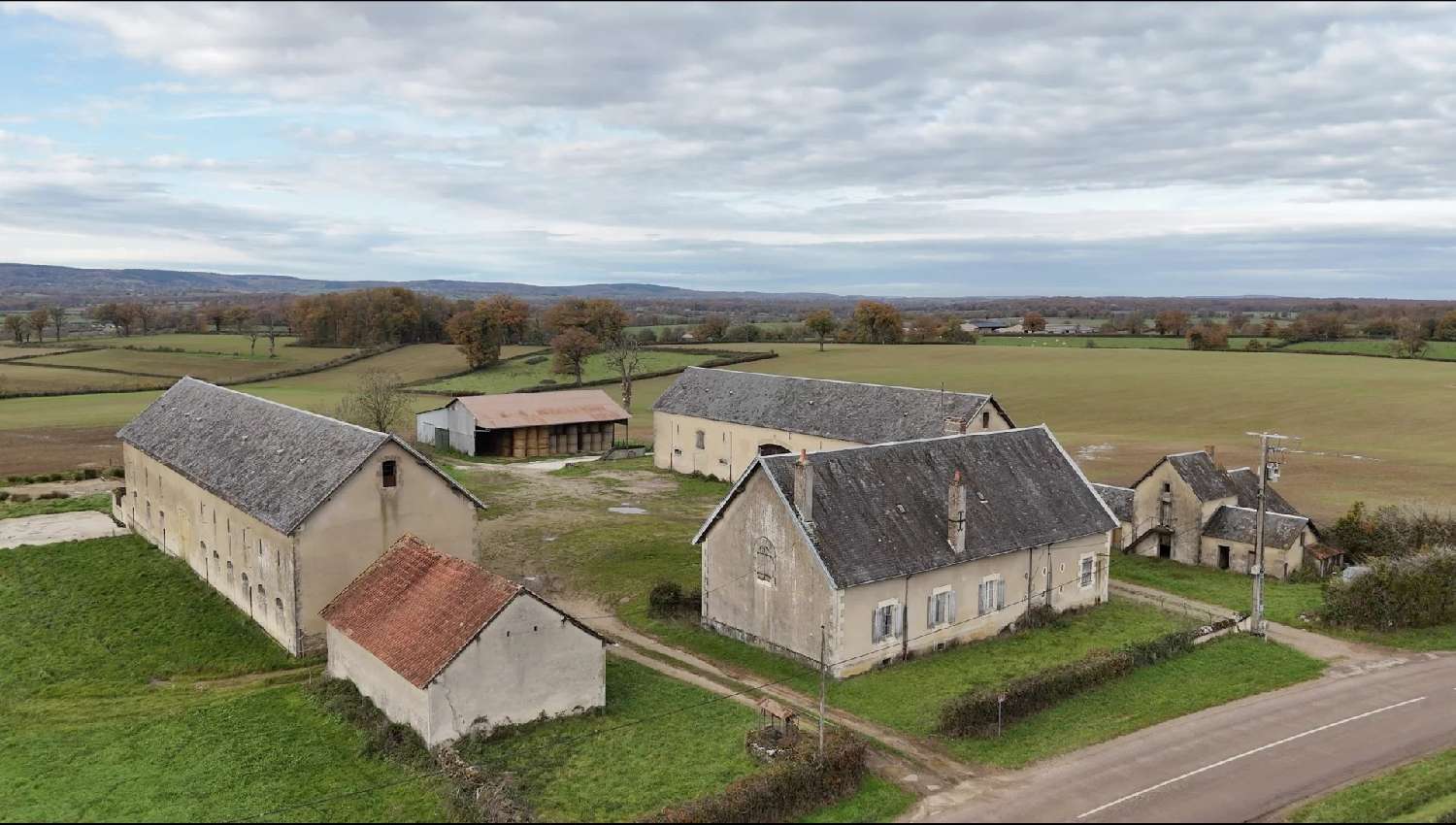 te koop boerderij Bona Nièvre 2