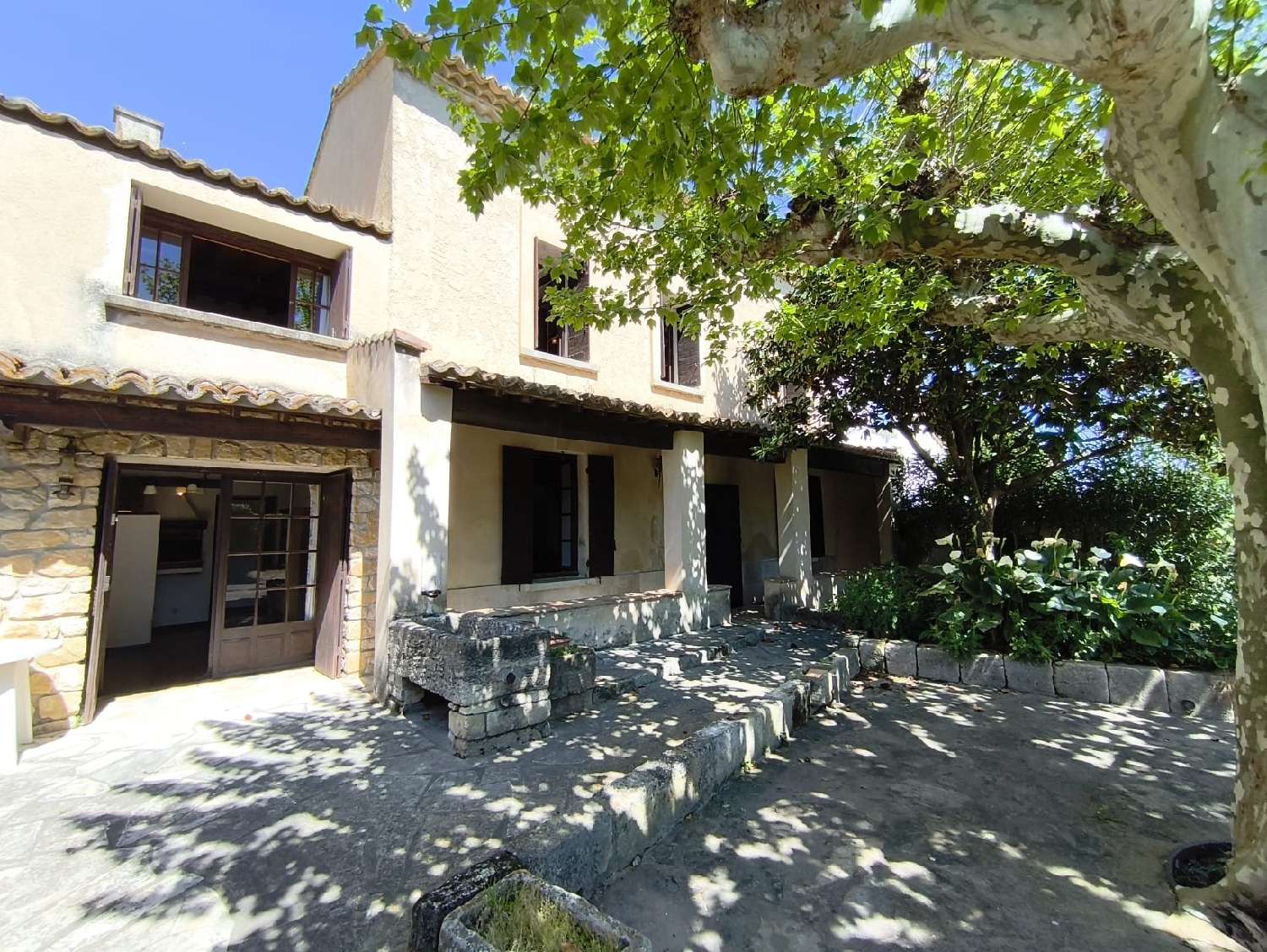 à vendre ferme Boulbon Bouches-du-Rhône 2