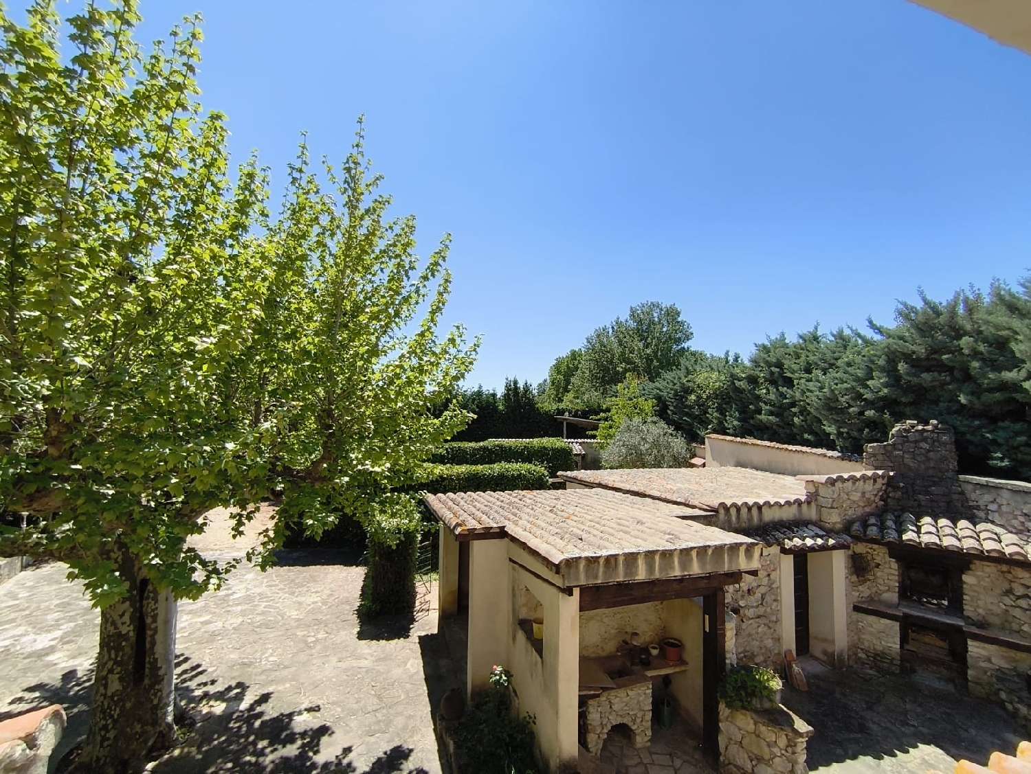 à vendre ferme Boulbon Bouches-du-Rhône 3