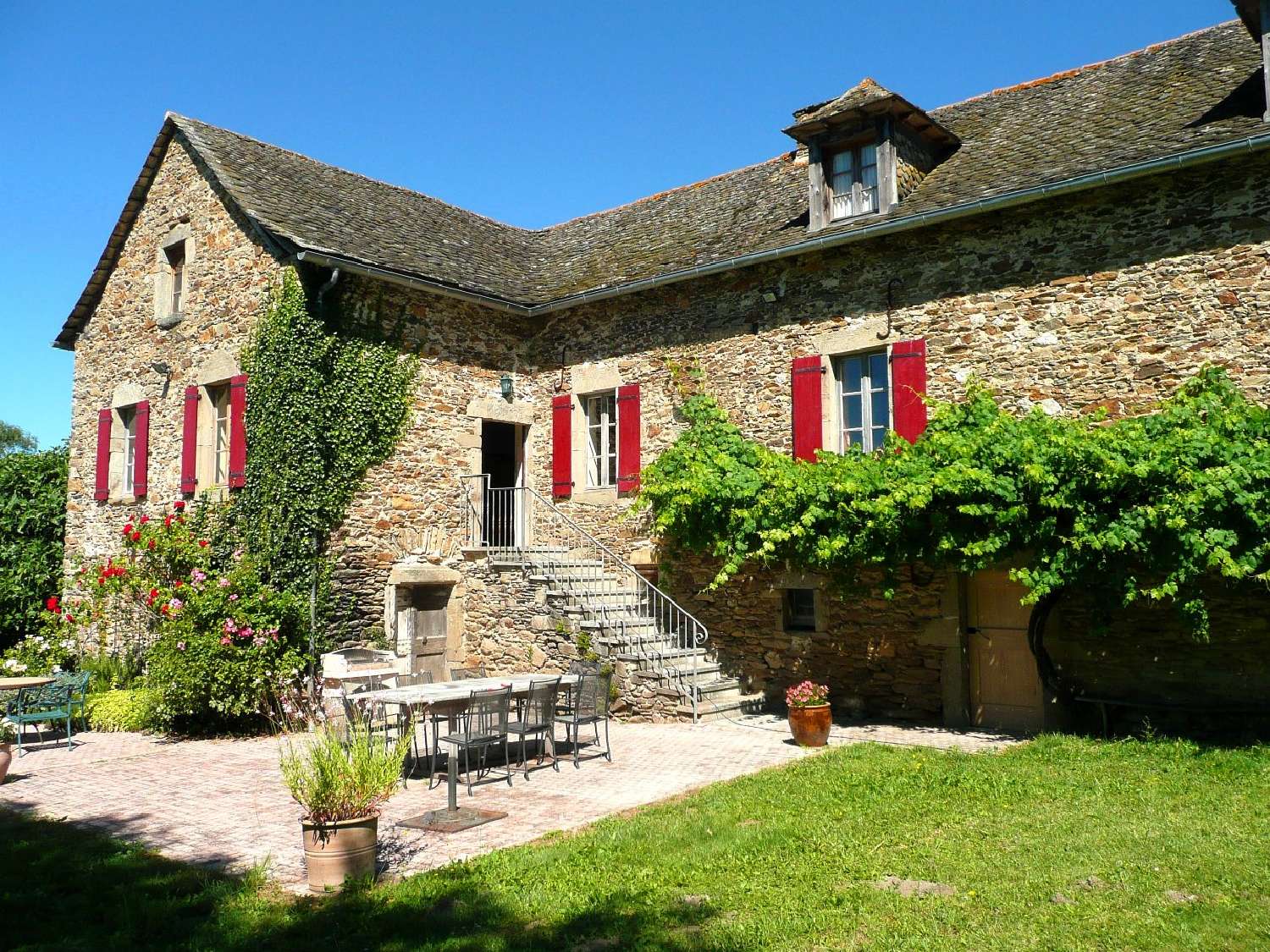 te koop boerderij La Salvetat-Peyralès Aveyron 1